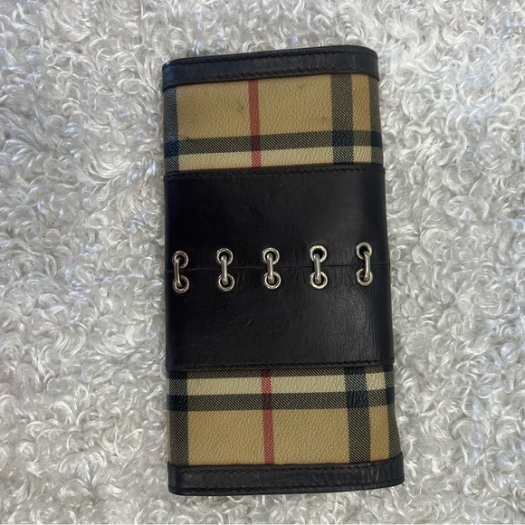 Burberry Haymarket Check Zip Around Wallet - Picture 2 of 11
